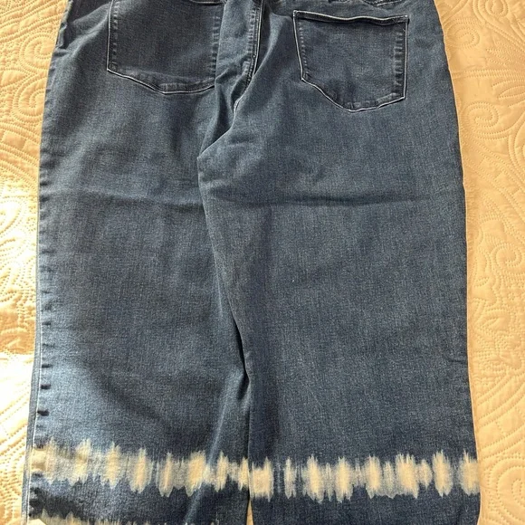 ✂️Chico's Blue Straight Leg Jeans with White Accents - Picture 6 of 7